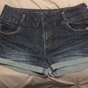 Dark wash Refuge Short Shorts